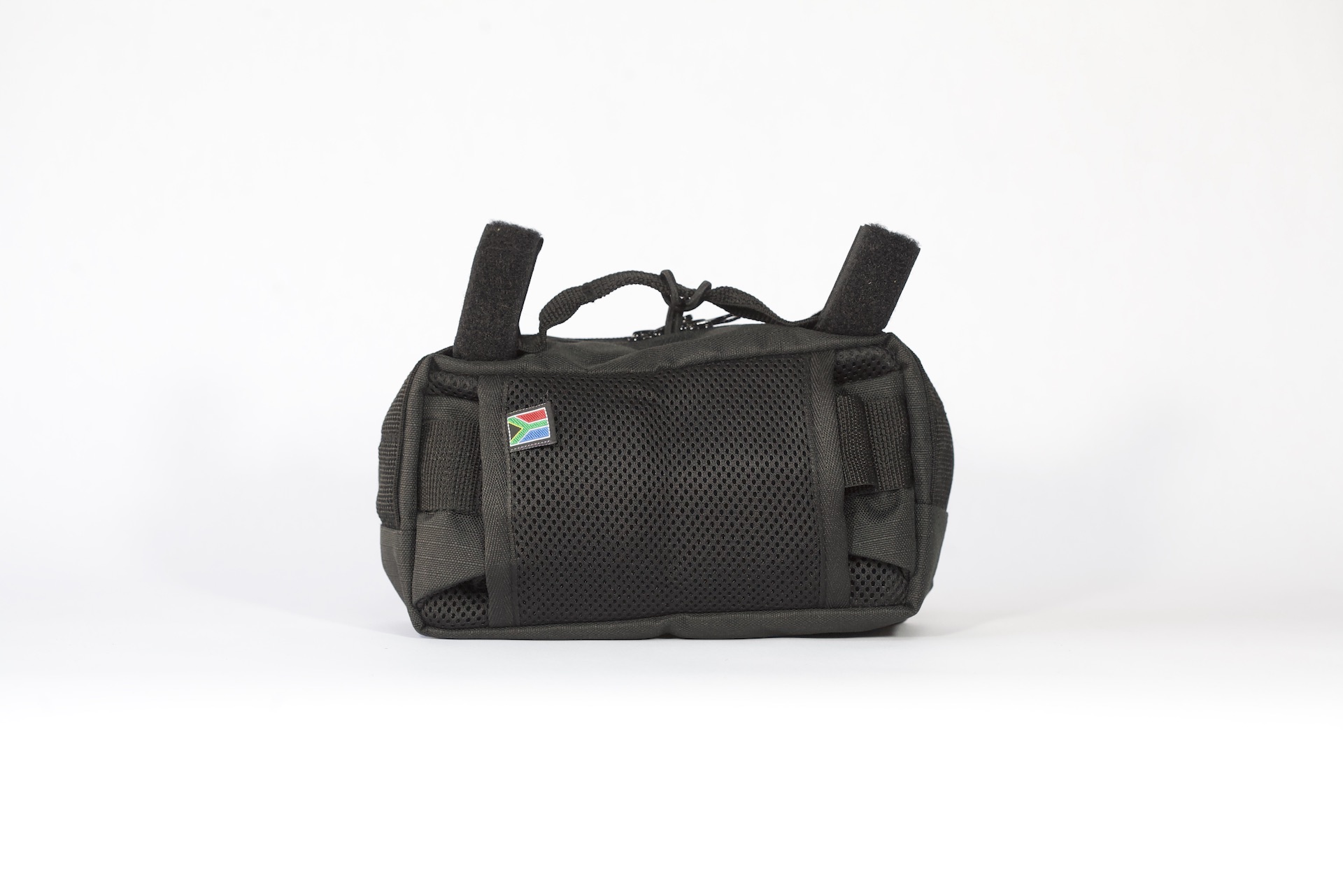 IMG_7011KotaMoonripgreenback2023 Backside of a Kota Moon handlebar bag black on white background